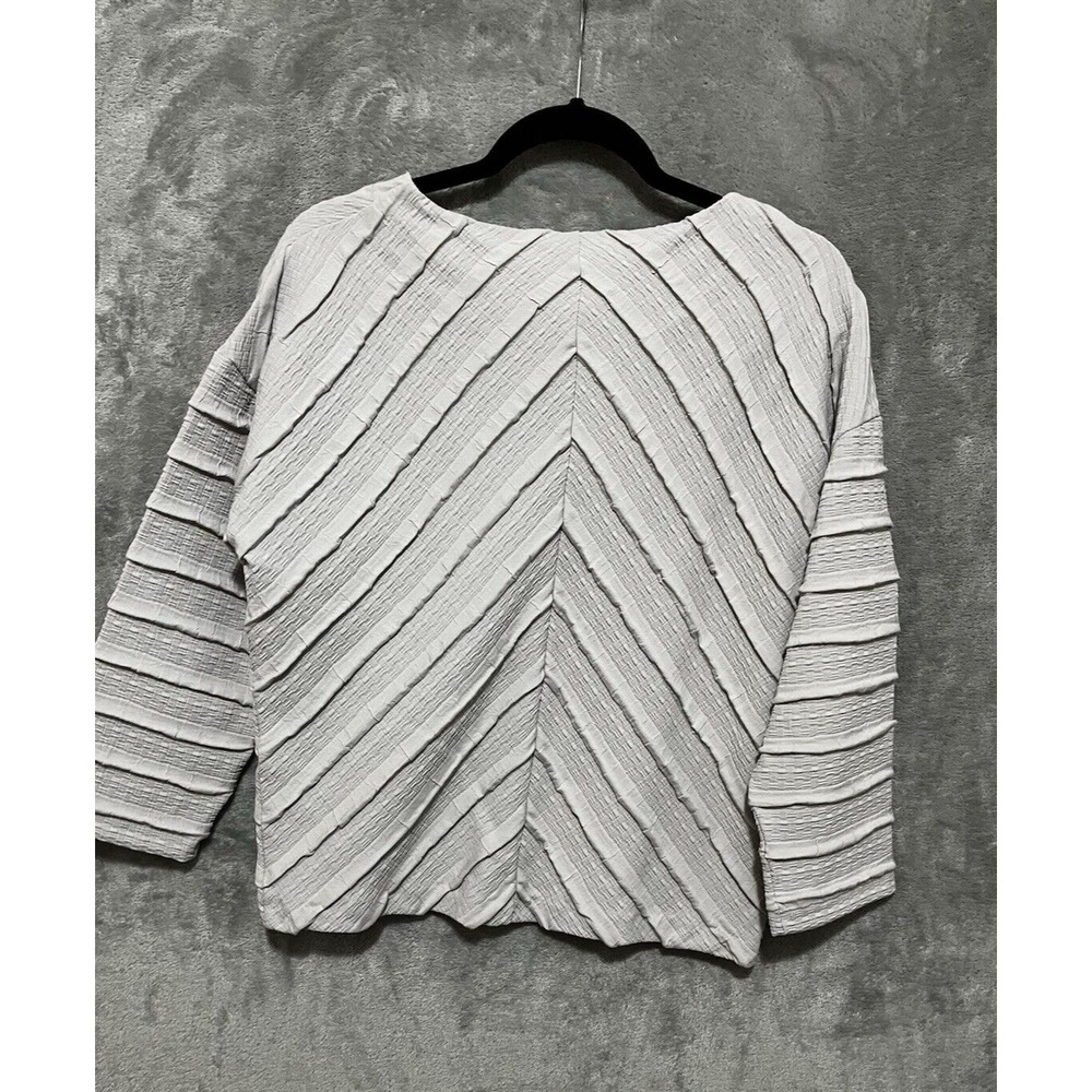 INTROPIA ANTHROPOLOGIE Gray Shirt Textured Pleated Gray Large Normcore - Picture 7 of 8